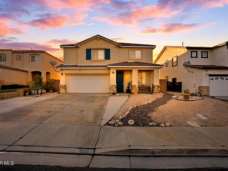 37633 Persimmons home in Palmdale